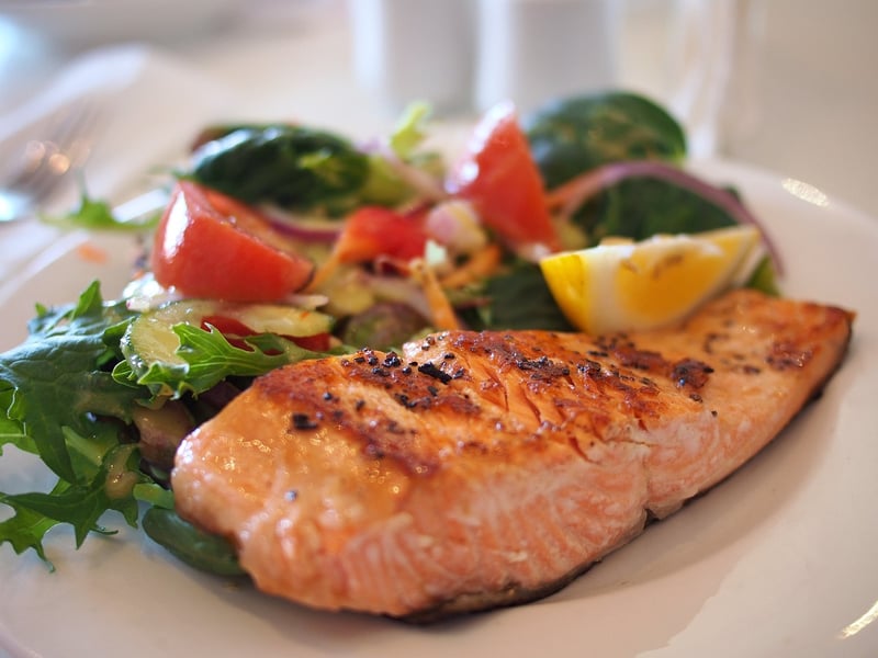 Grilled Salmon with Lemon Dill Sauce